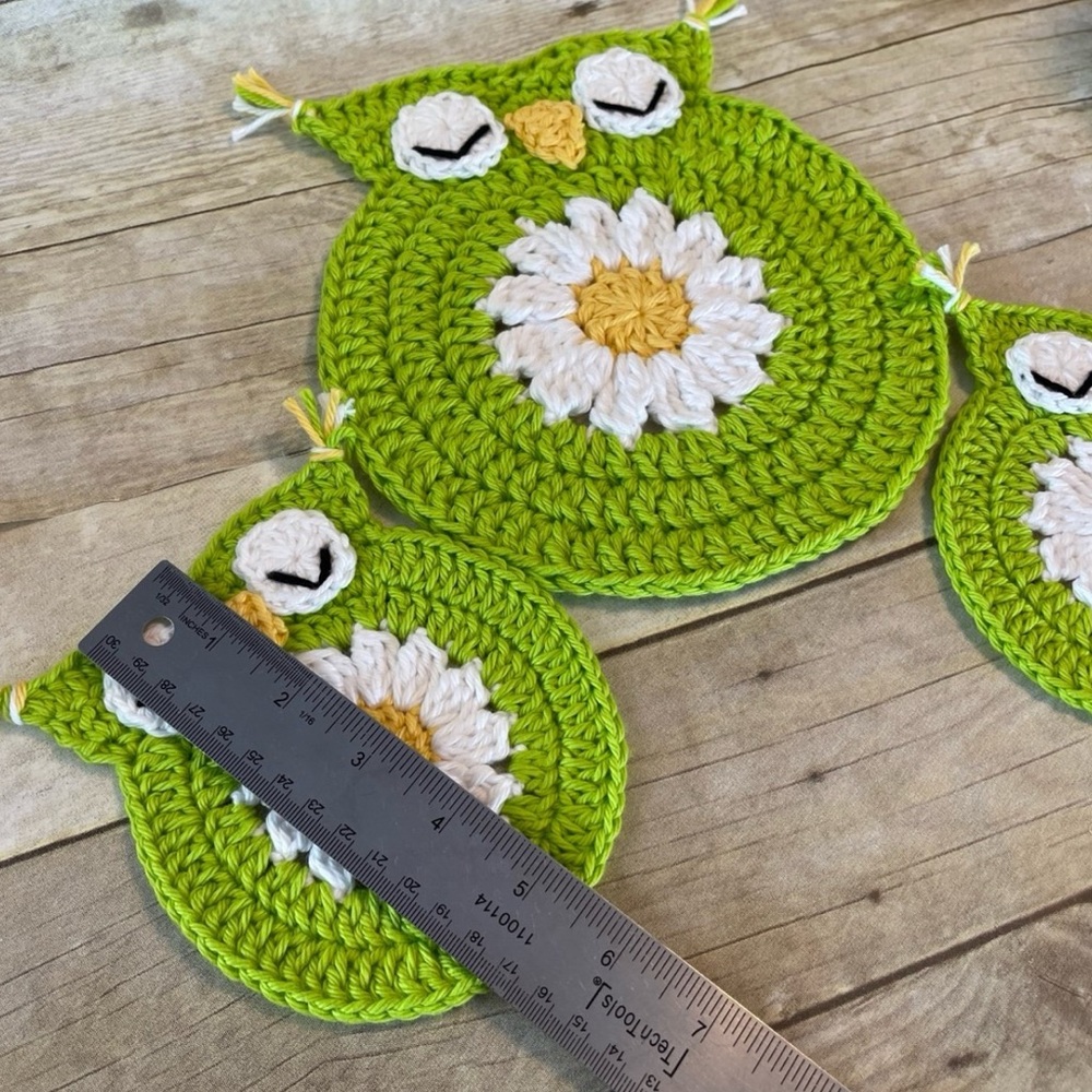 Hot Pad/Trivet & Two Coasters New Handmade Crochet Daisy Owl - Picture 2 of 8